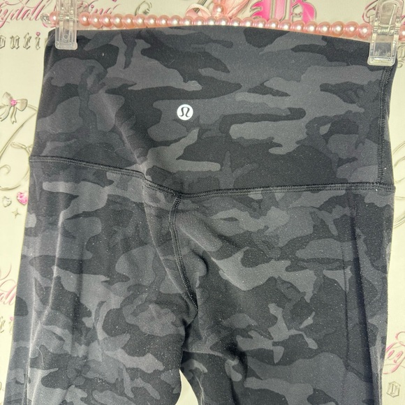Lululemon leggings camouflage camo dark grey black soft buttery stretchy comfy - Picture 7 of 9